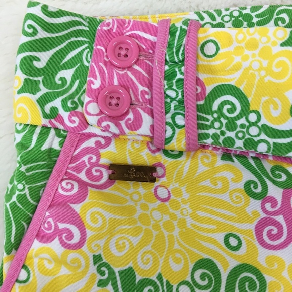 Lilly Pulitzer Floral Yellow Bermuda Shorts Size 2 - Picture 3 of 10